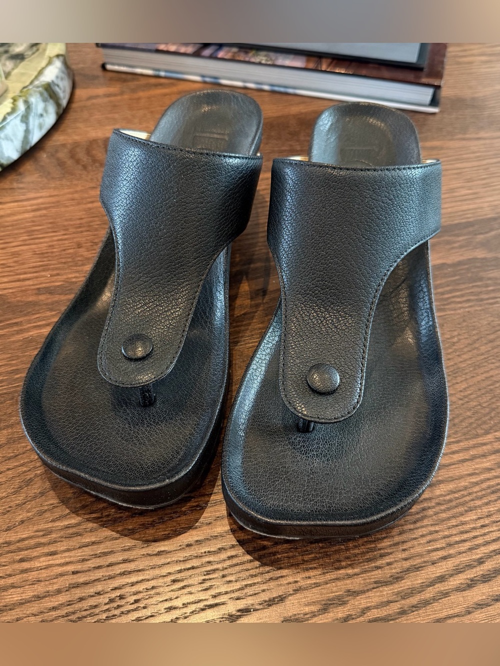 Size 41 Loewe Ease Black Leather Thong Sandals - Like New!